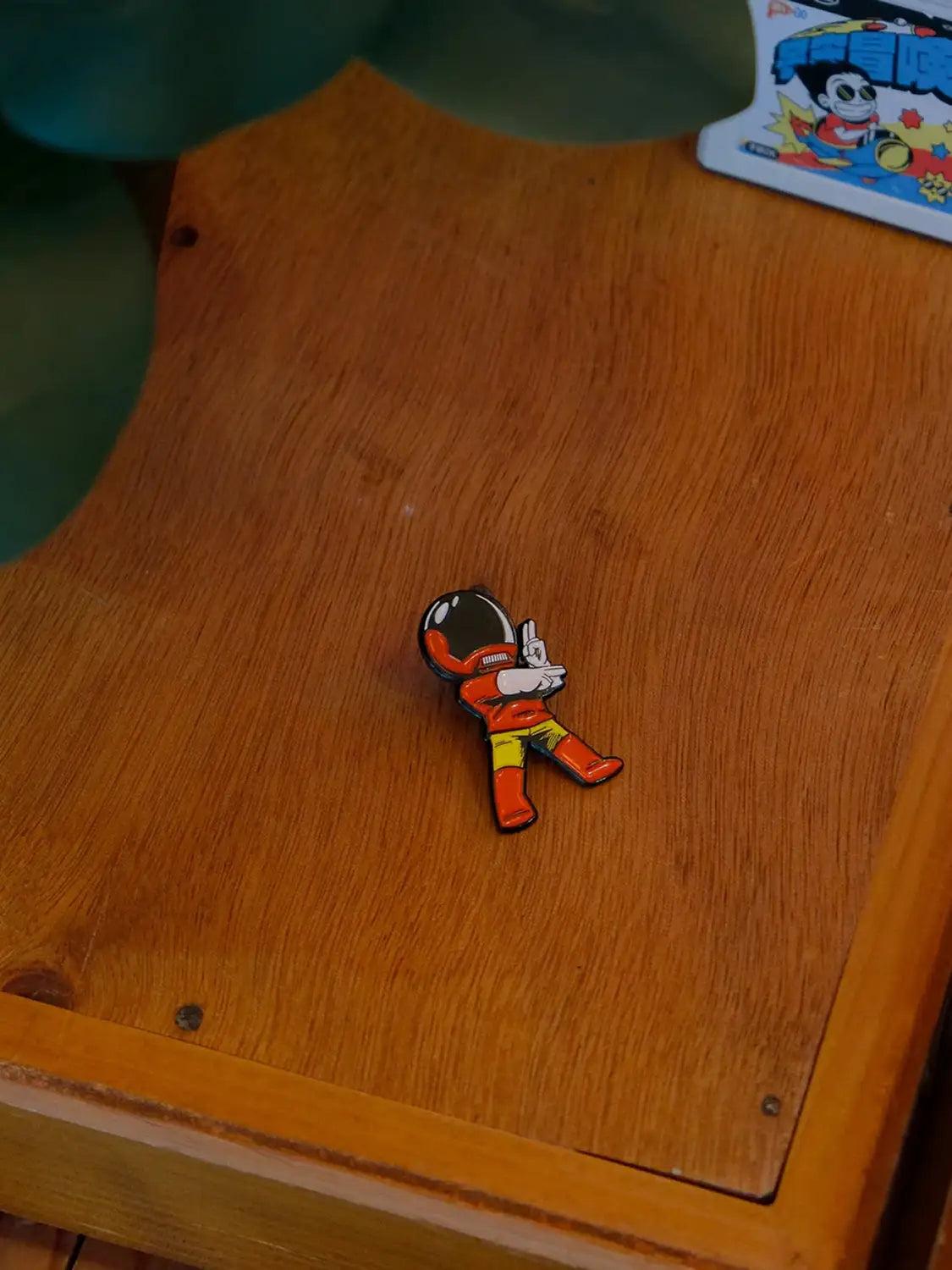 Pin's japon Kaskman, dos avec fermoir