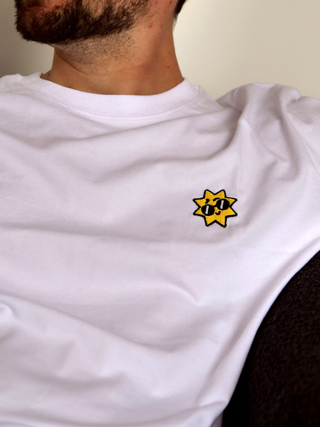 T shirt japon Sun blanc, zoom broderie