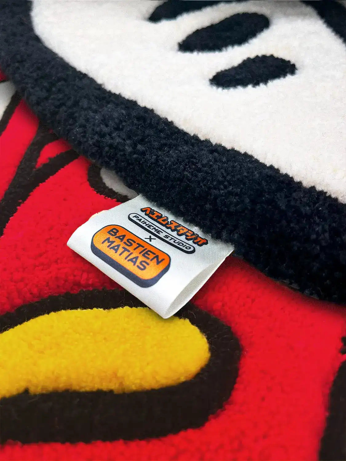 Tapis tufté KOIKINGU, zoom sur le tuftage